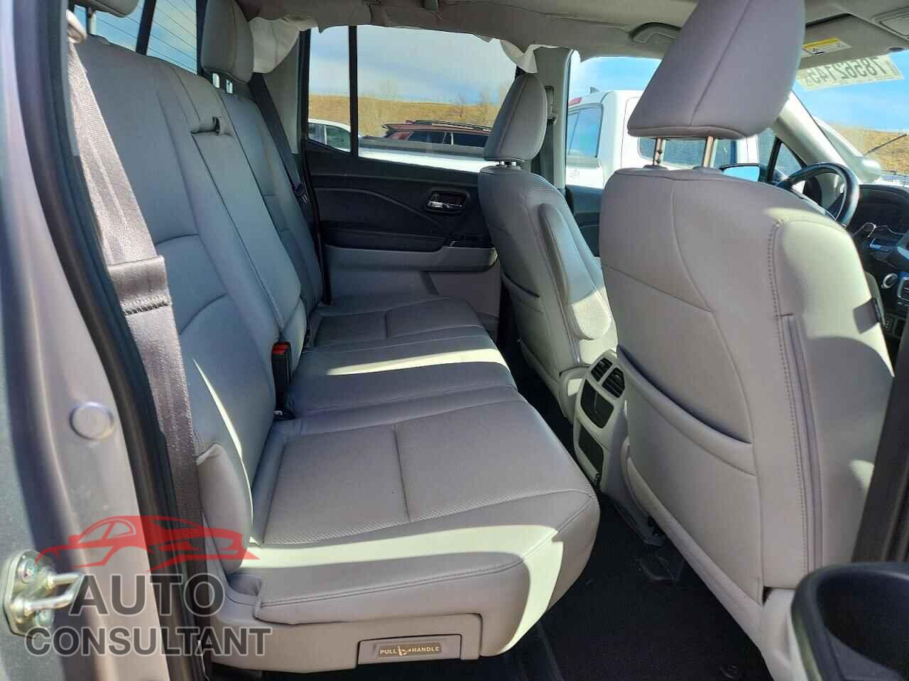 HONDA RIDGELINE 2017 - 5FPYK3F71HB022600
