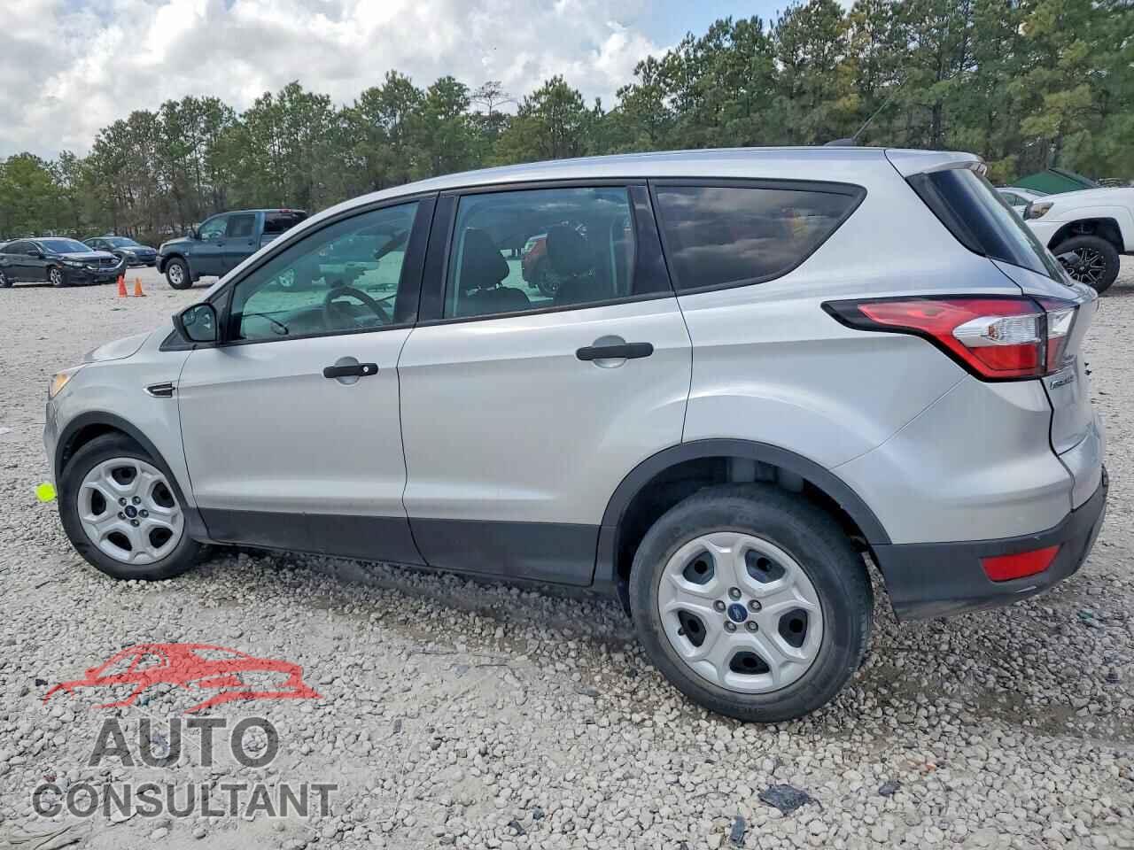 FORD ESCAPE 2017 - 1FMCU0F79HUF07100