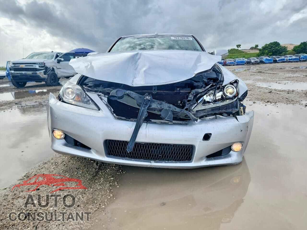 LEXUS IS 2014 - JTHFF2C2XE2531105