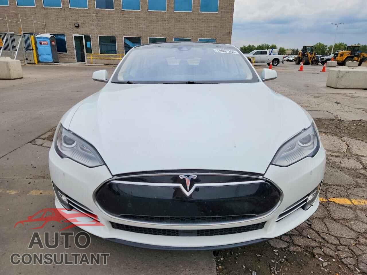 TESLA MODEL S 2015 - 5YJSA1S23FF091544