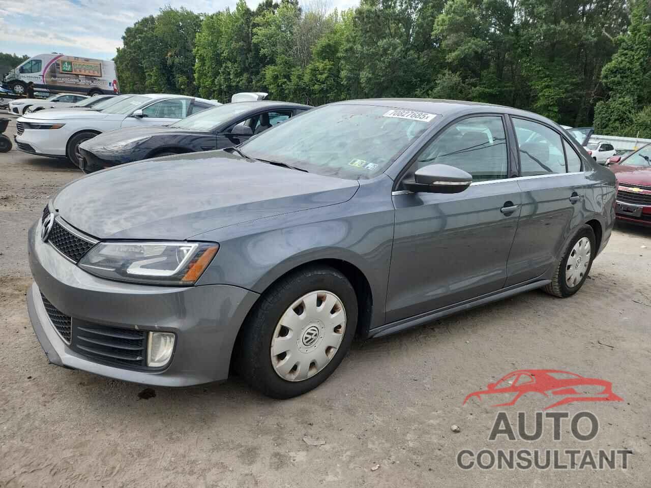 VOLKSWAGEN JETTA 2013 - 3VW5T7AJ1DM311028