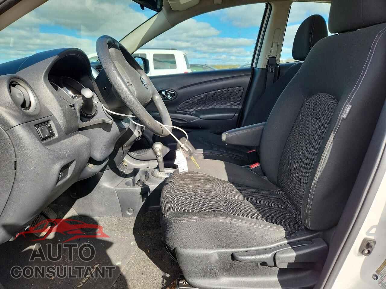NISSAN VERSA 2019 - 3N1CN7AP3KL875813