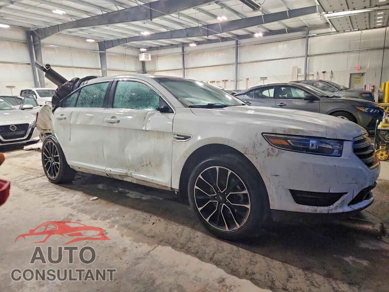 FORD TAURUS 2017 - 1FAHP2E88HG117164