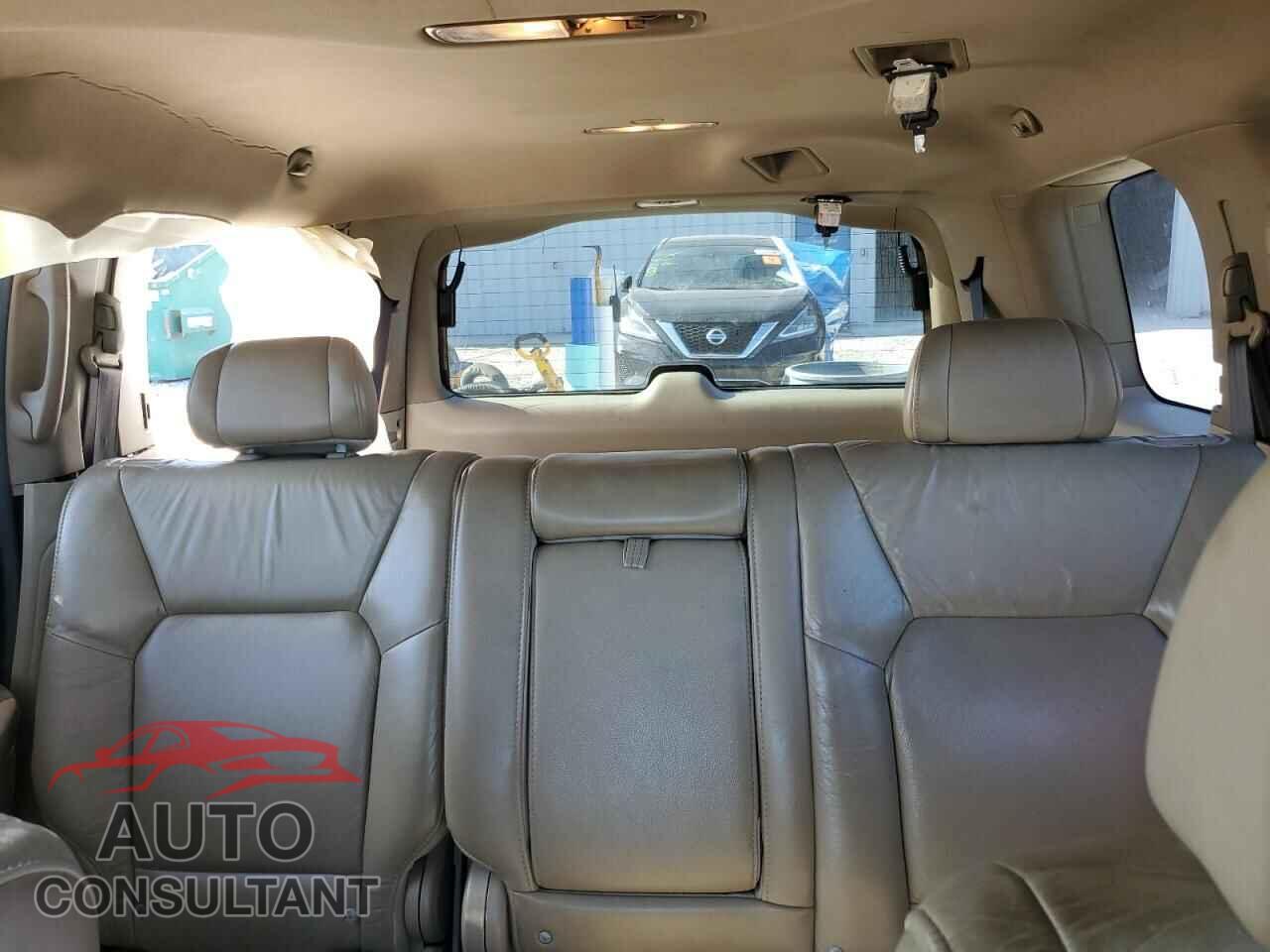 HONDA PILOT 2011 - 5FNYF3H52BB047053