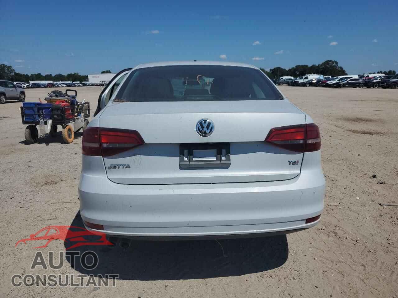 VOLKSWAGEN JETTA 2017 - 3VW2B7AJ0HM370969
