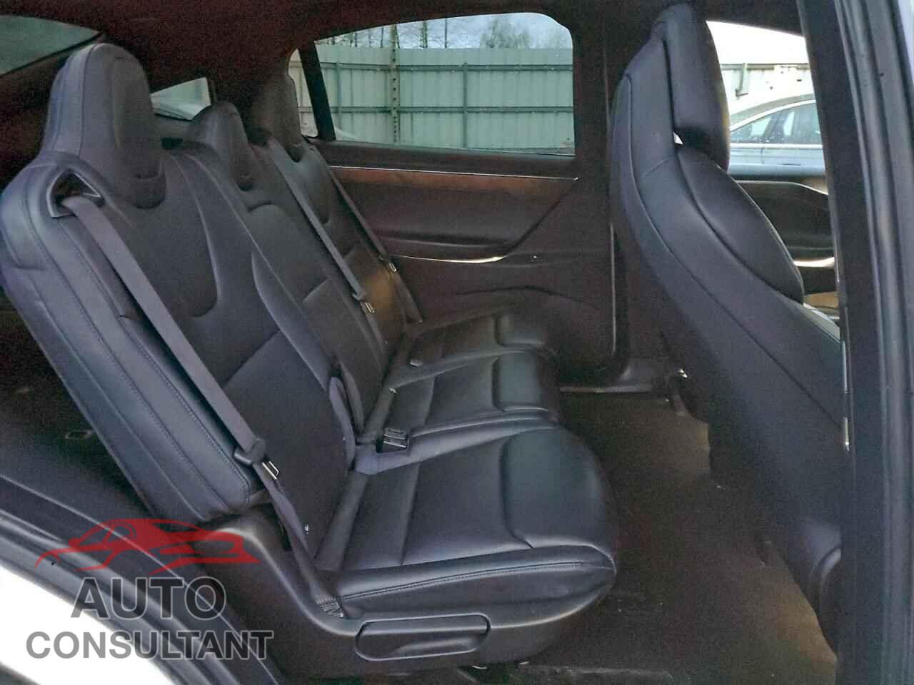 TESLA MODEL X 2017 - 5YJXCAE28HF076715
