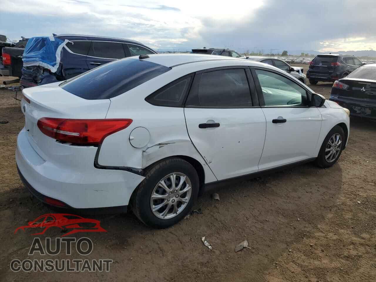 FORD FOCUS 2016 - 1FADP3E27GL325641