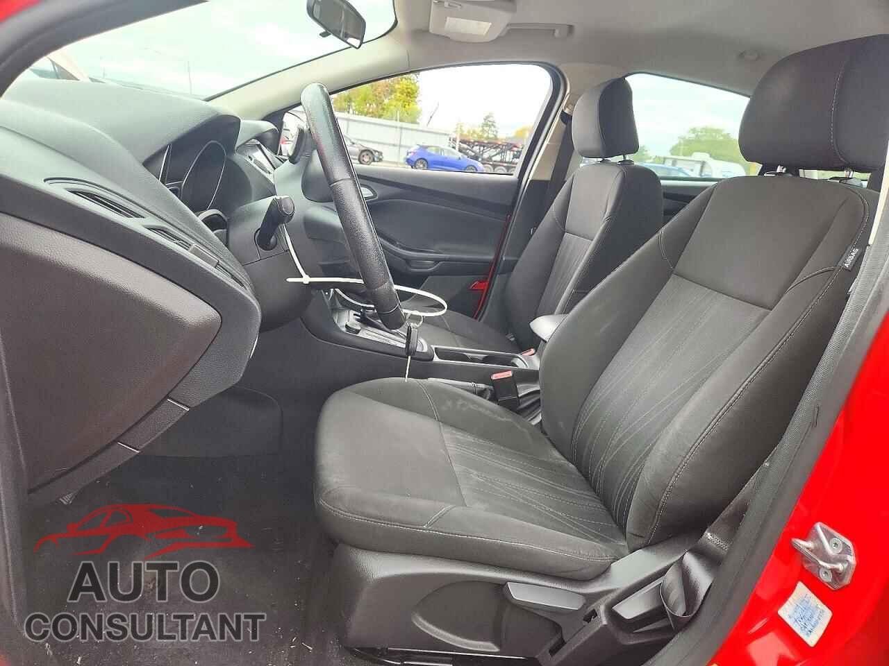 FORD FOCUS 2015 - 1FADP3F29FL272714