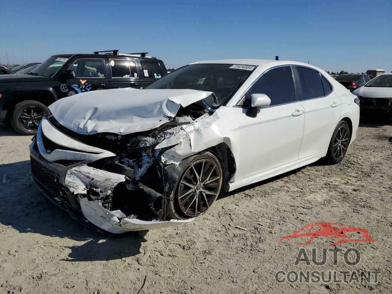 TOYOTA CAMRY 2022 - 4T1G11AK1NU670914