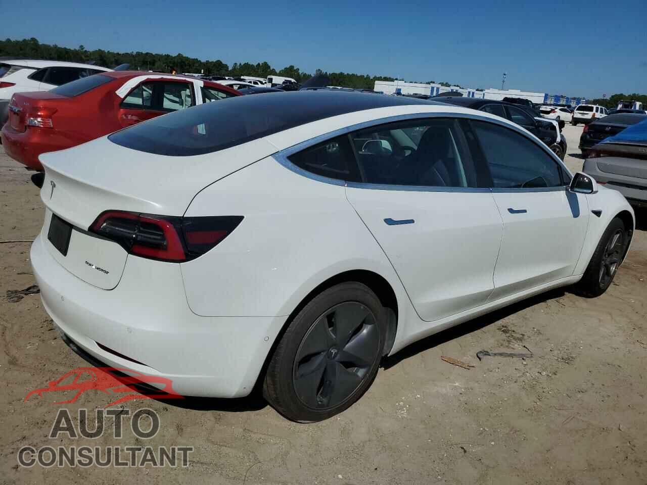 TESLA MODEL 3 2018 - 5YJ3E1EB0JF108572