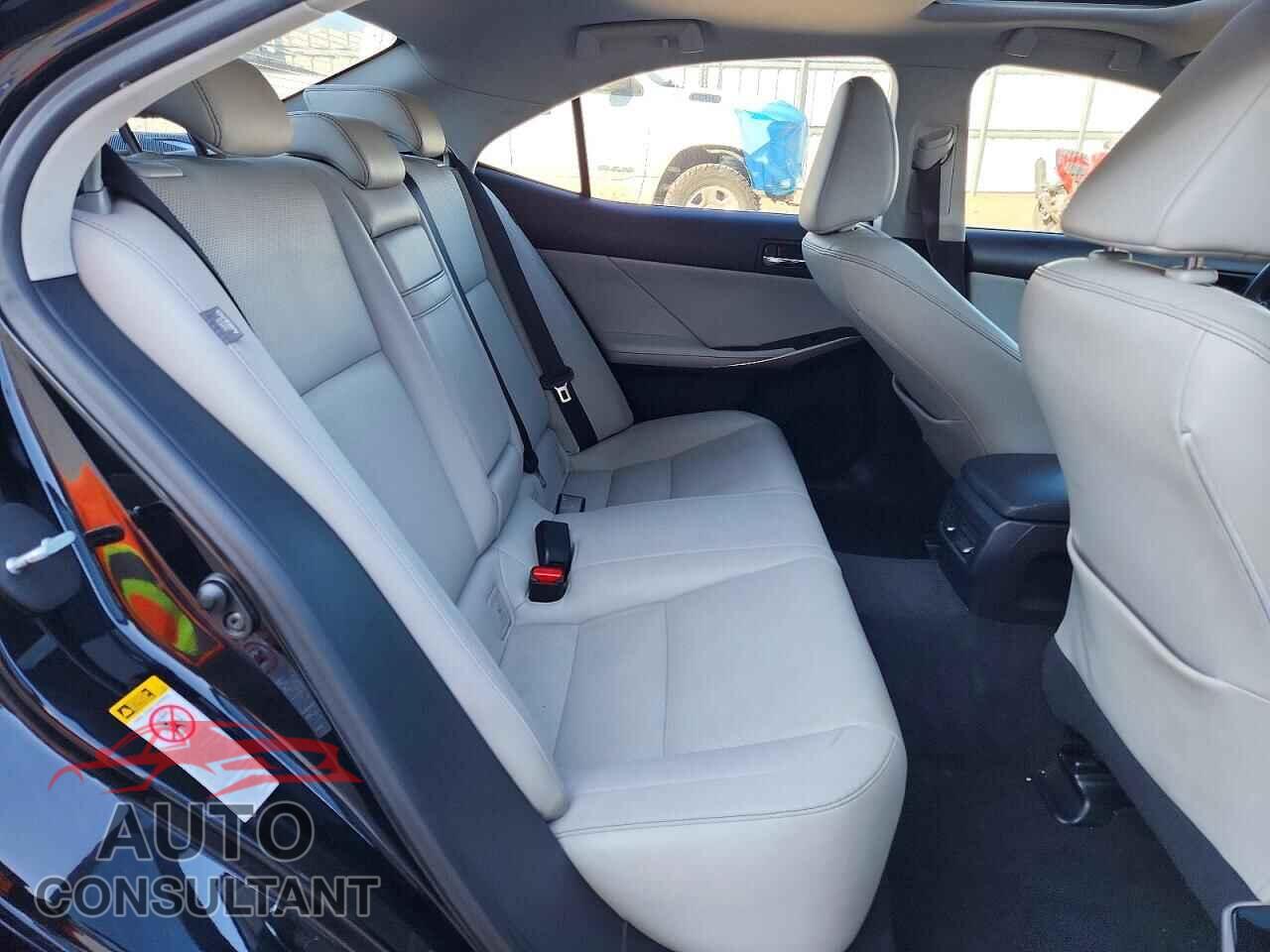 LEXUS IS 2015 - JTHBF1D25F5052307