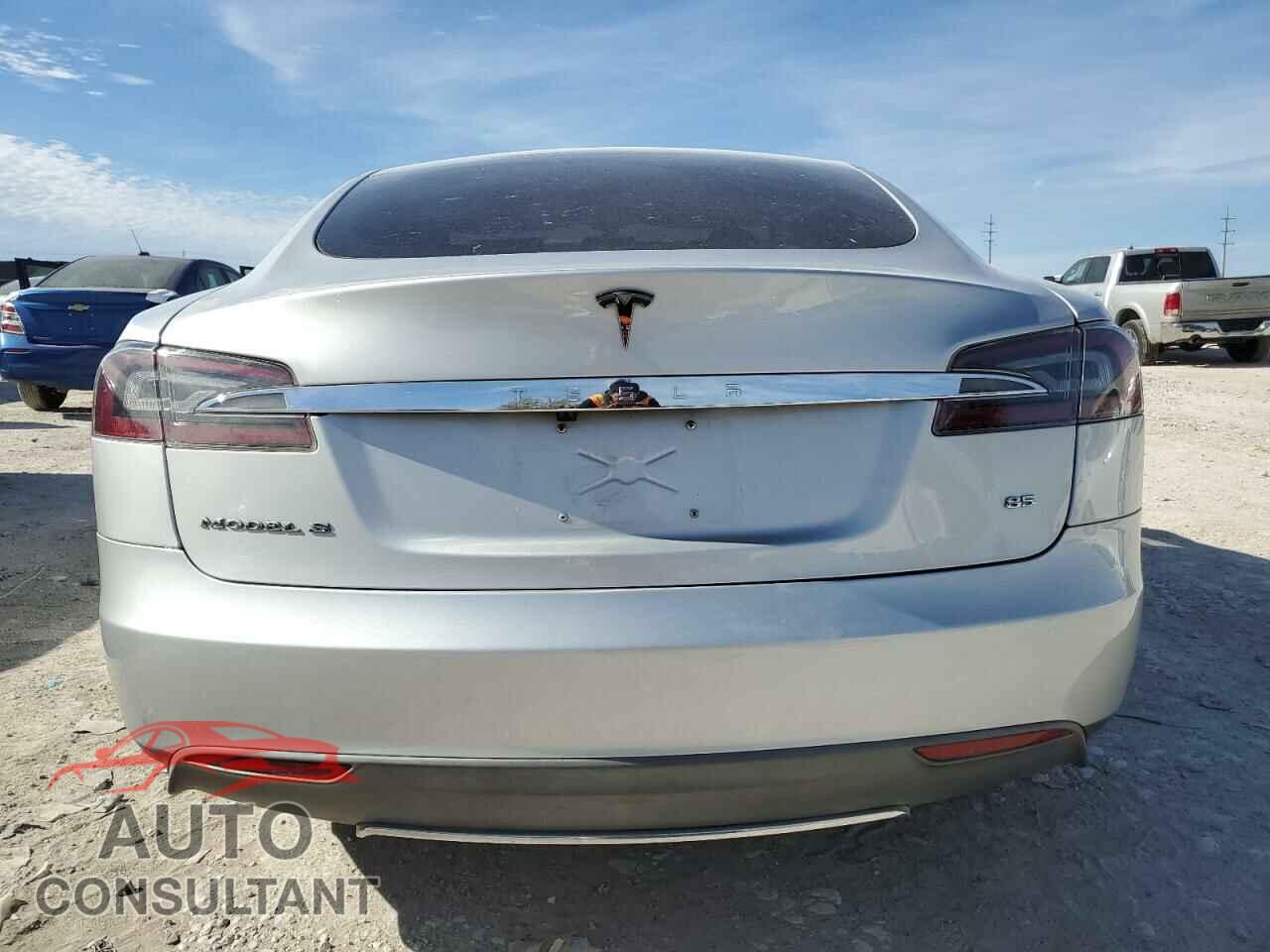 TESLA MODEL S 2013 - 5YJSA1DN2DFP10848