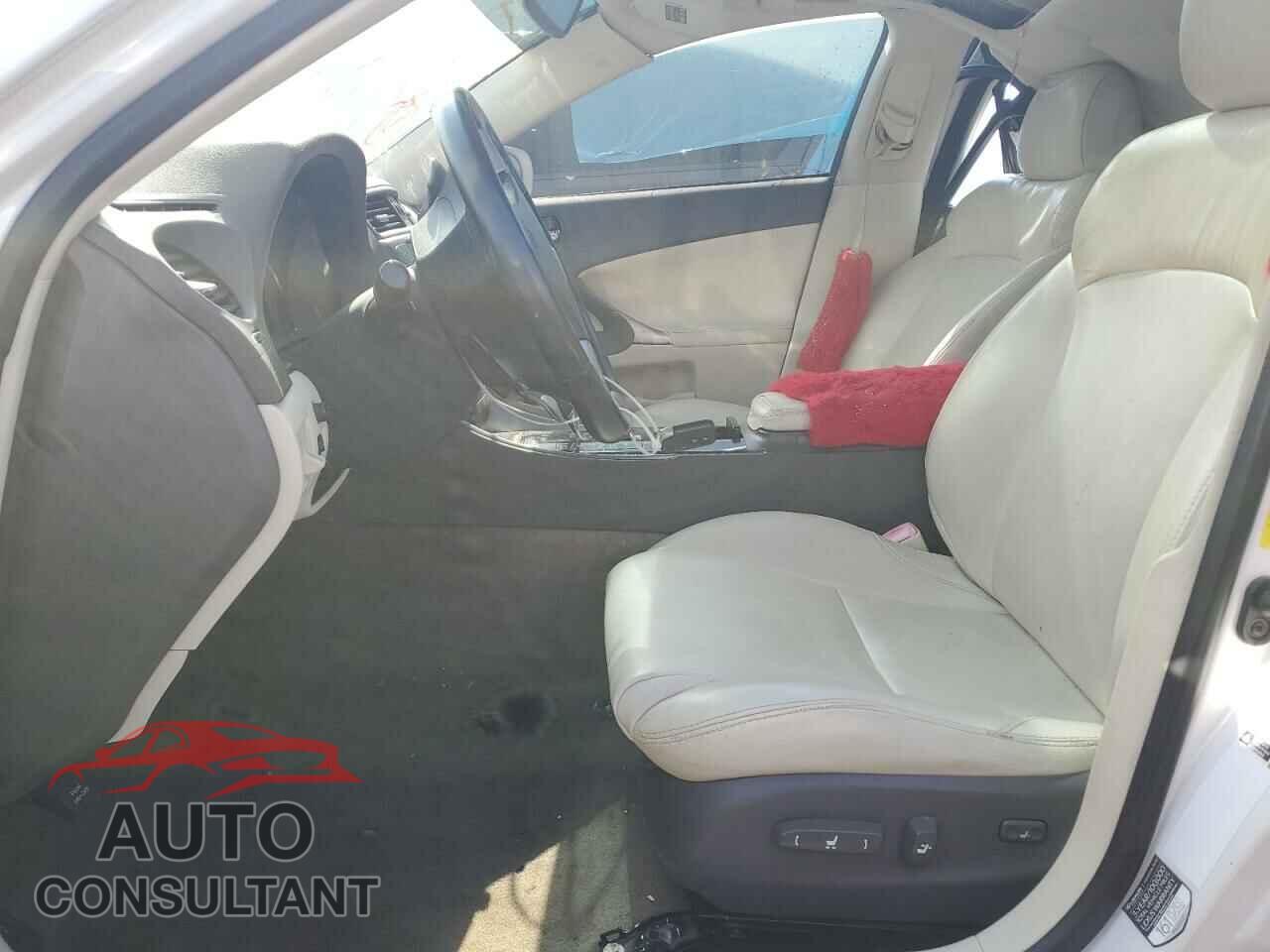 LEXUS IS 2011 - JTHBF5C28B5147513