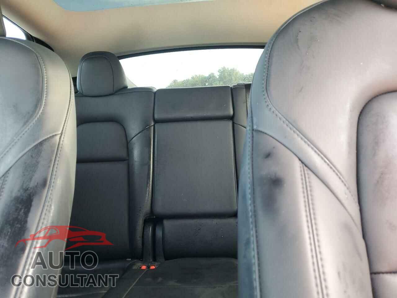 TESLA MODEL Y 2024 - 7SAYGDED7RF009376