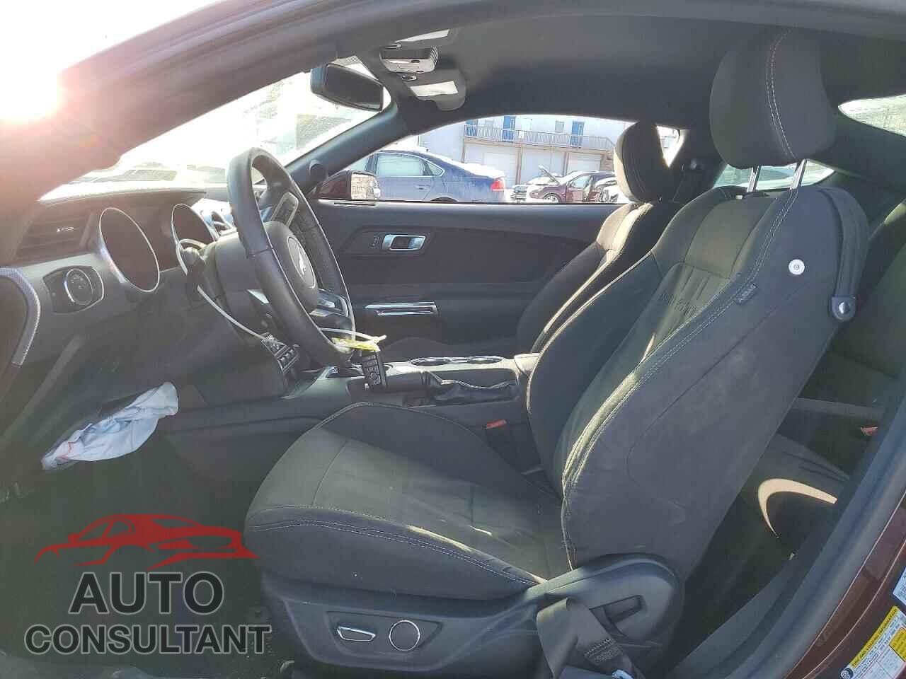 FORD MUSTANG 2018 - 1FA6P8CF1J5110585