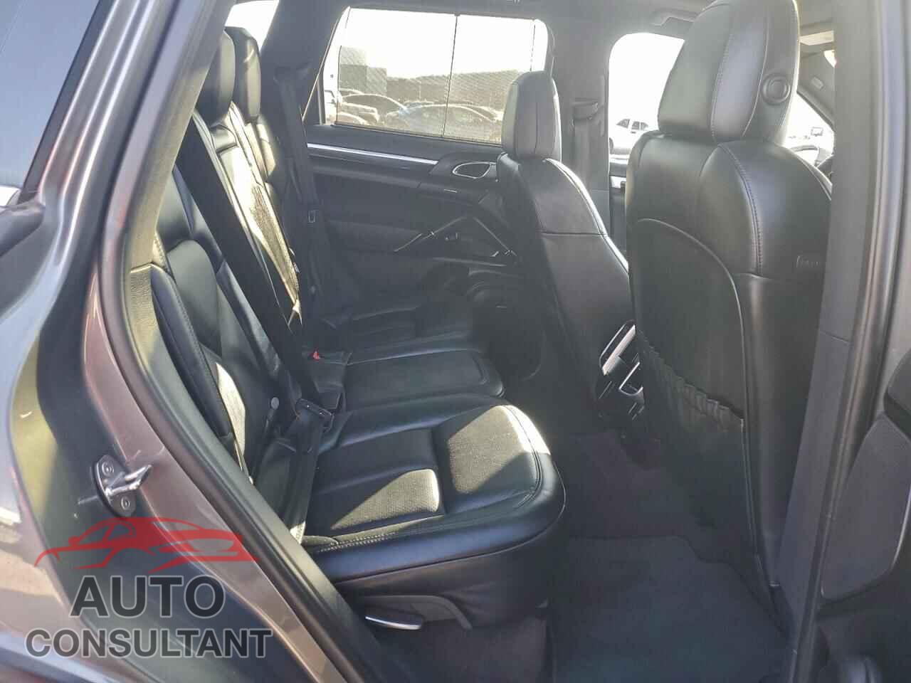 PORSCHE CAYENNE 2016 - WP1AB2A27GLA93648
