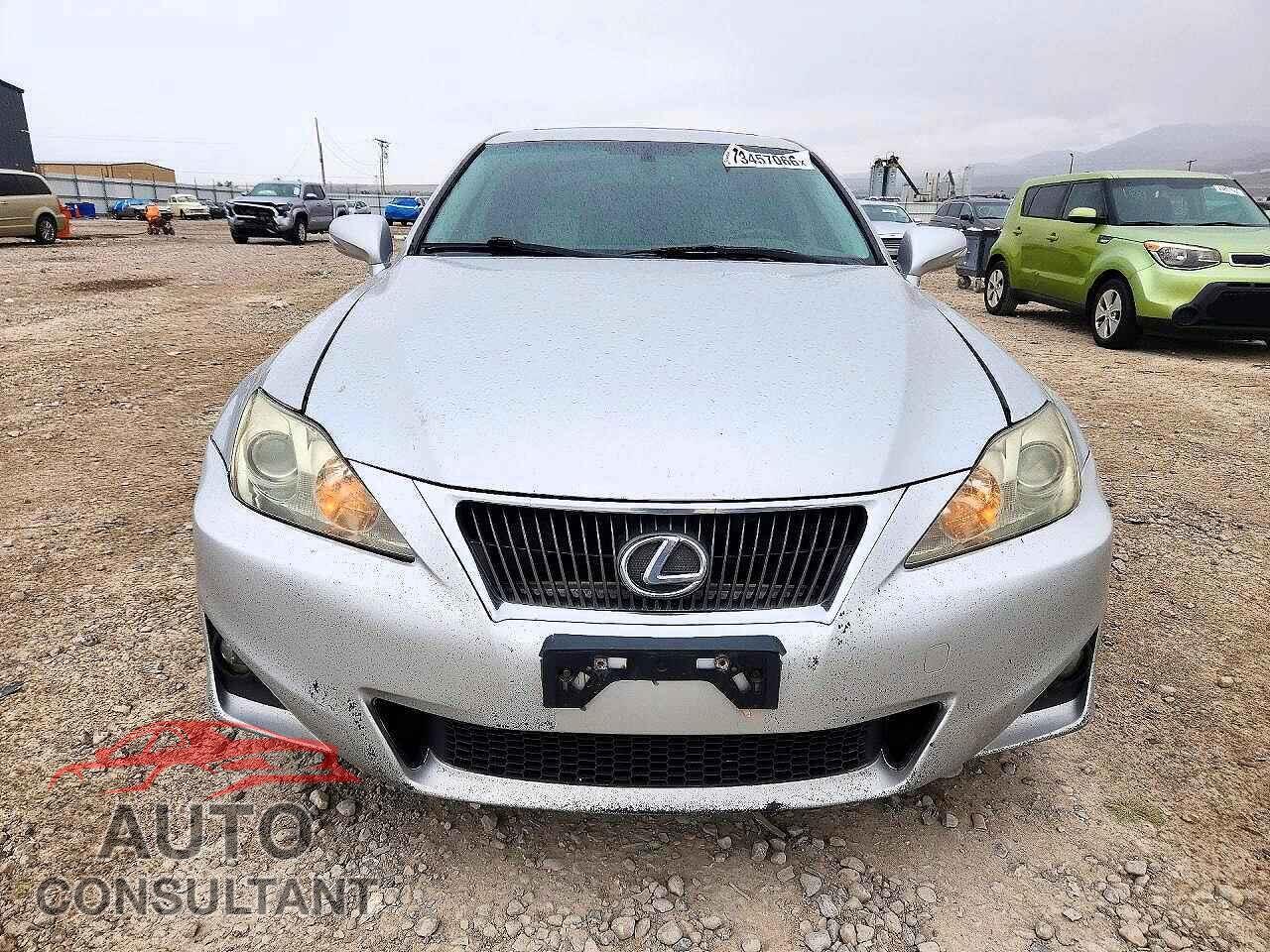 LEXUS IS 2012 - JTHCF5C29C5056109