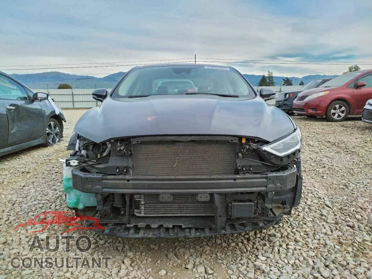 FORD FUSION 2020 - 3FA6P0SU7LR252425