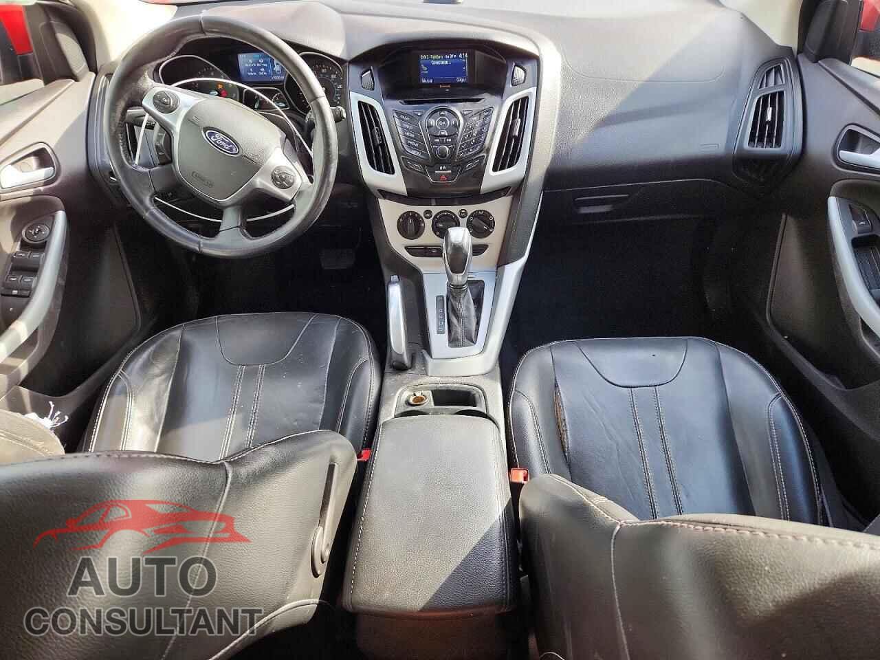 FORD FOCUS 2014 - 1FADP3K2XEL145927