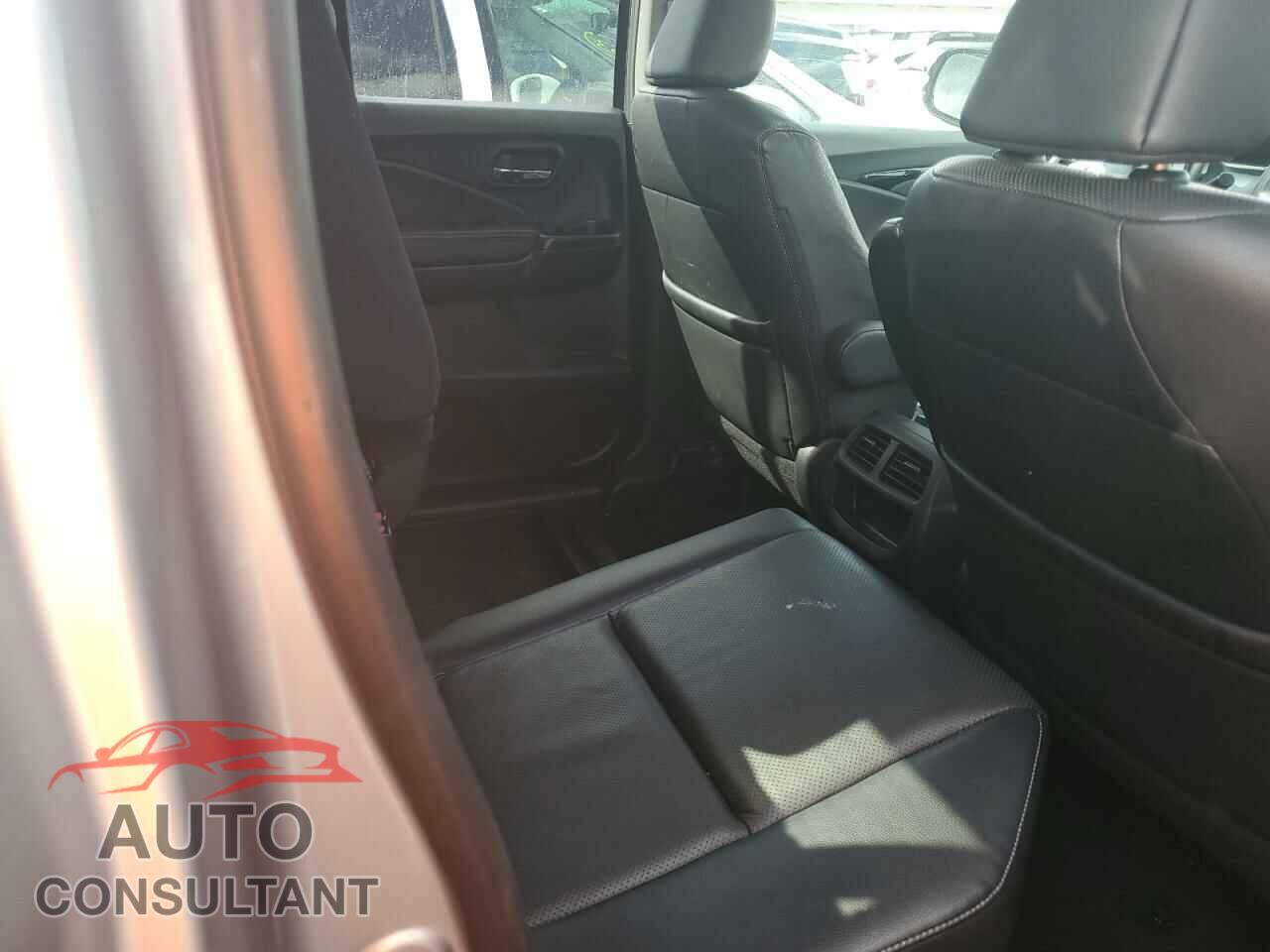 HONDA RIDGELINE 2017 - 5FPYK3F77HB026957