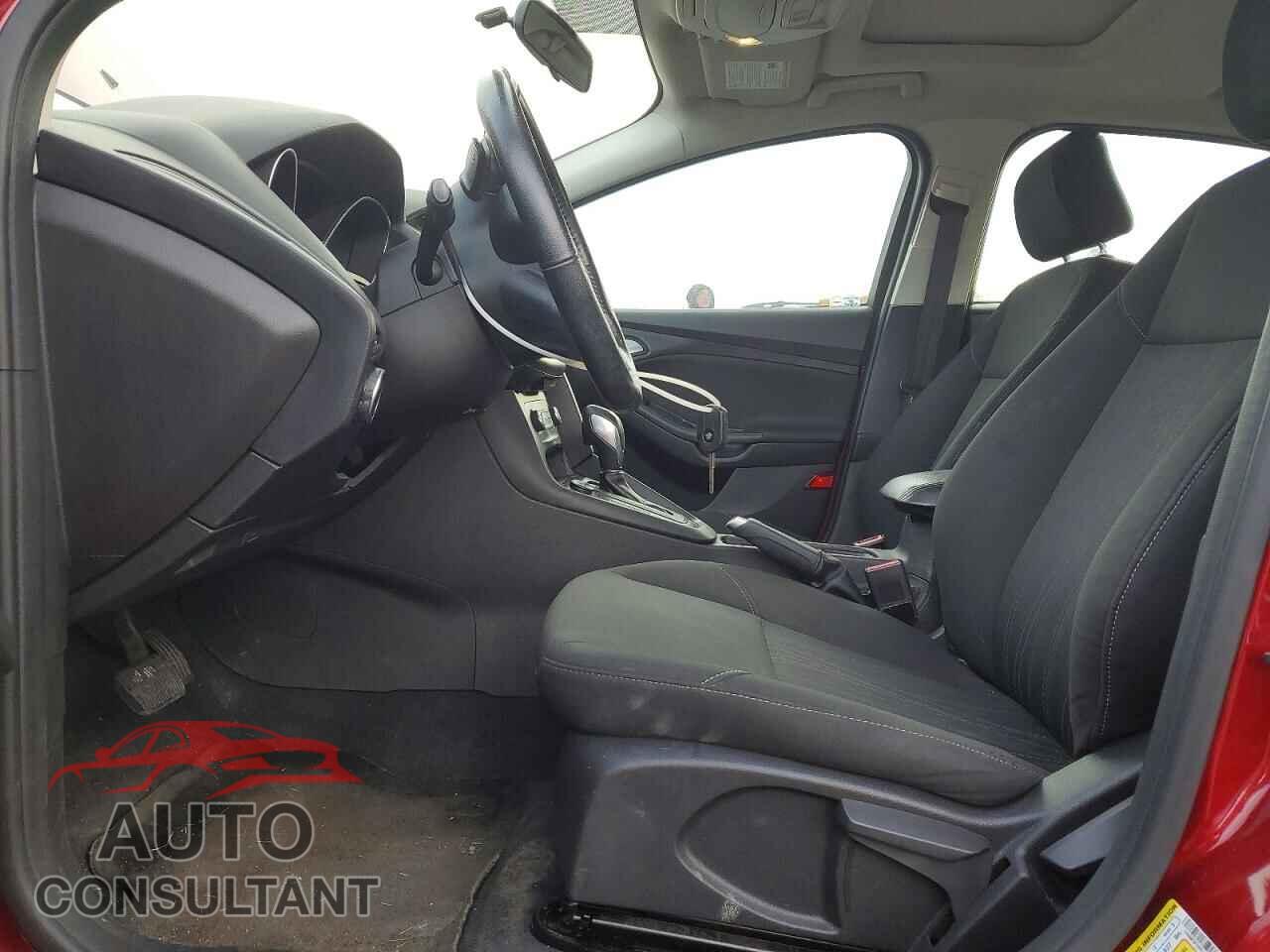 FORD FOCUS 2015 - 1FADP3F24FL211366