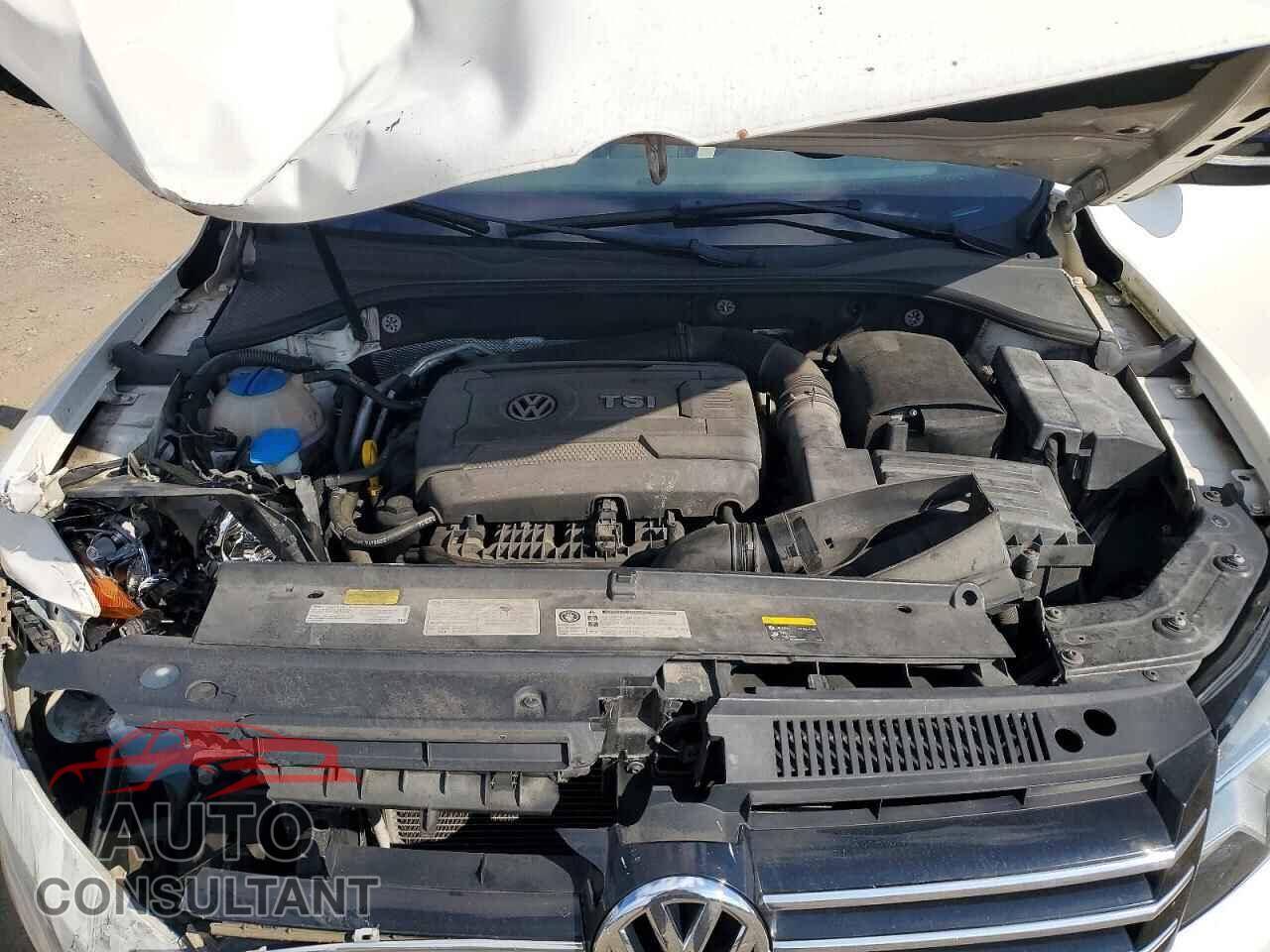 VOLKSWAGEN PASSAT 2014 - 1VWBT7A38EC098909