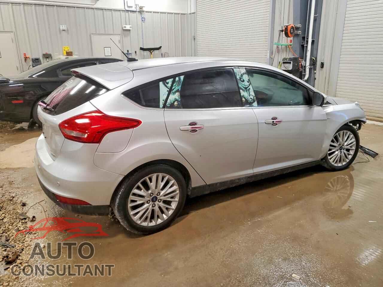 FORD FOCUS 2015 - 1FADP3N27FL324150