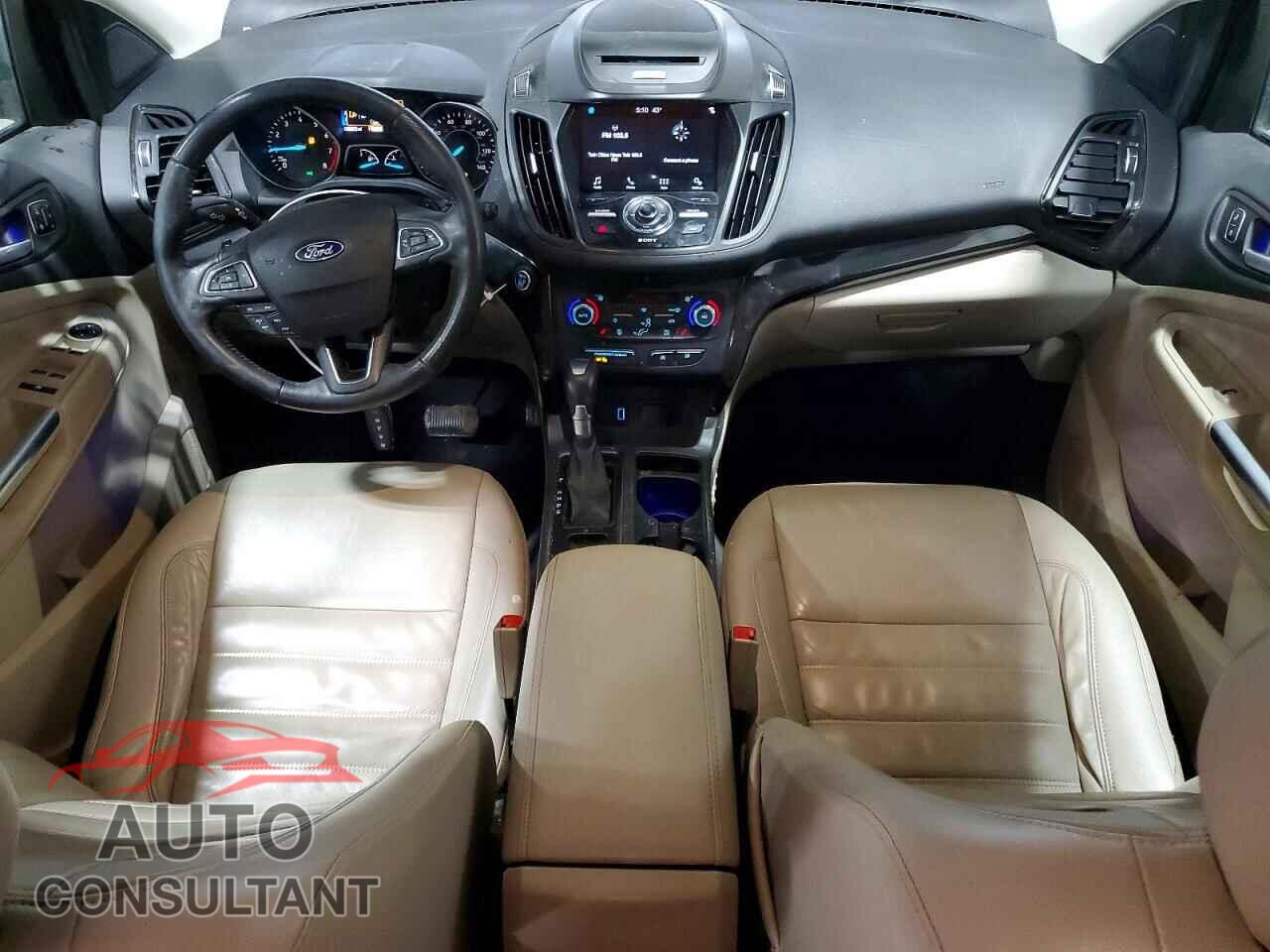 FORD ESCAPE 2017 - 1FMCU9JD3HUB97771
