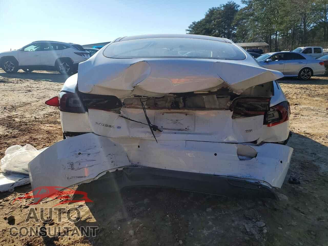 TESLA MODEL S 2013 - 5YJSA1CN9DFP26272
