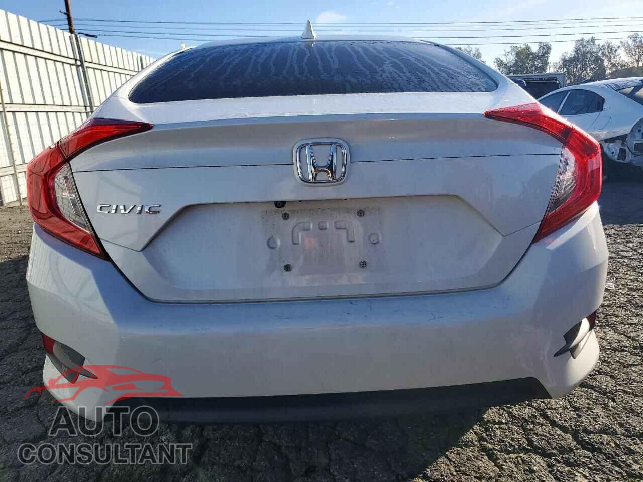 HONDA CIVIC 2018 - 19XFC2F75JE208580