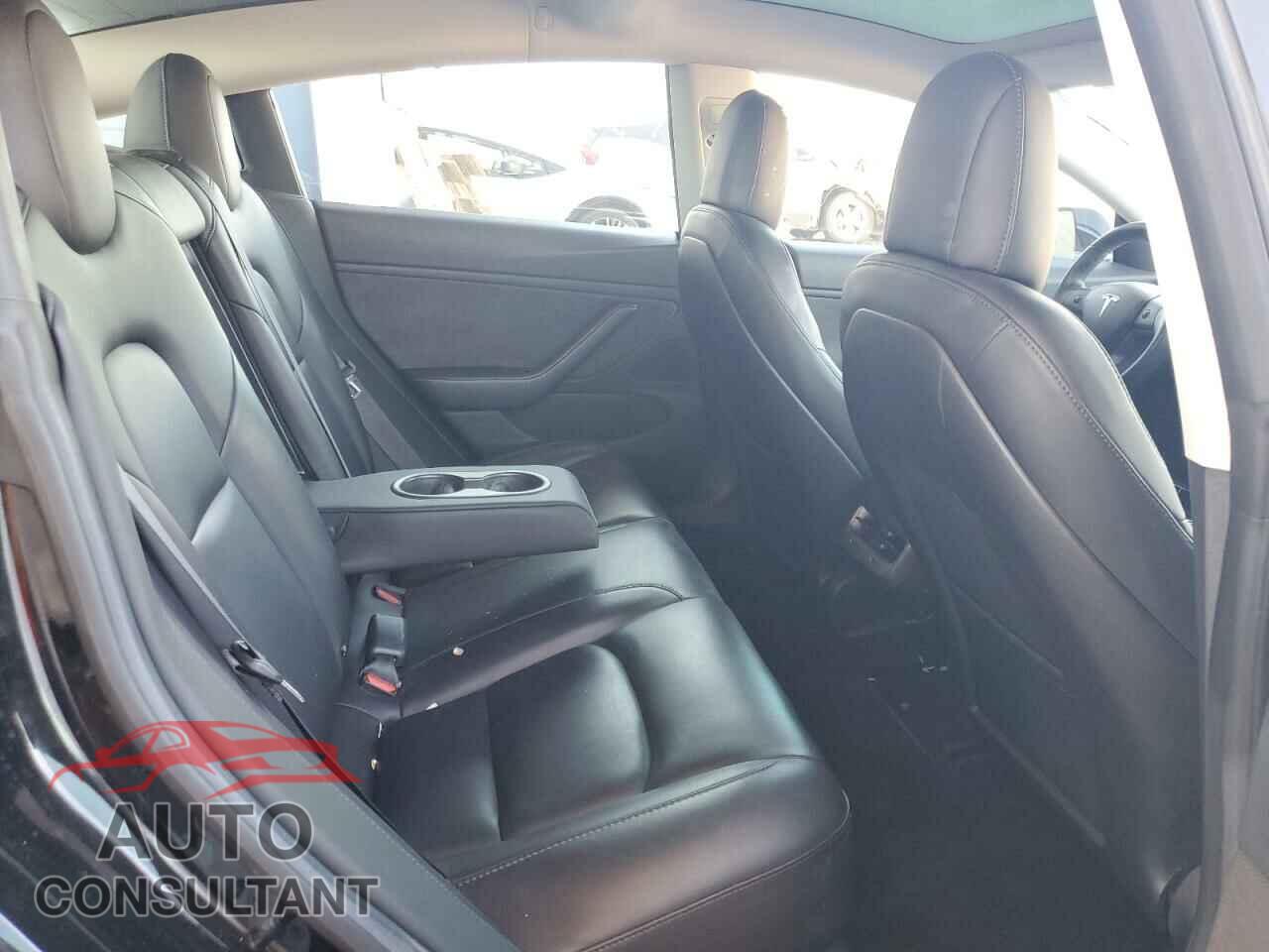 TESLA MODEL 3 2018 - 5YJ3E1EA9JF077068