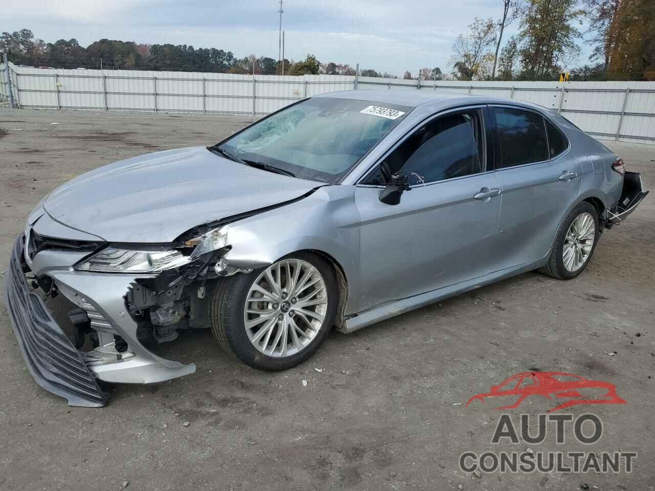 TOYOTA CAMRY 2018 - 4T1B11HK0JU001995
