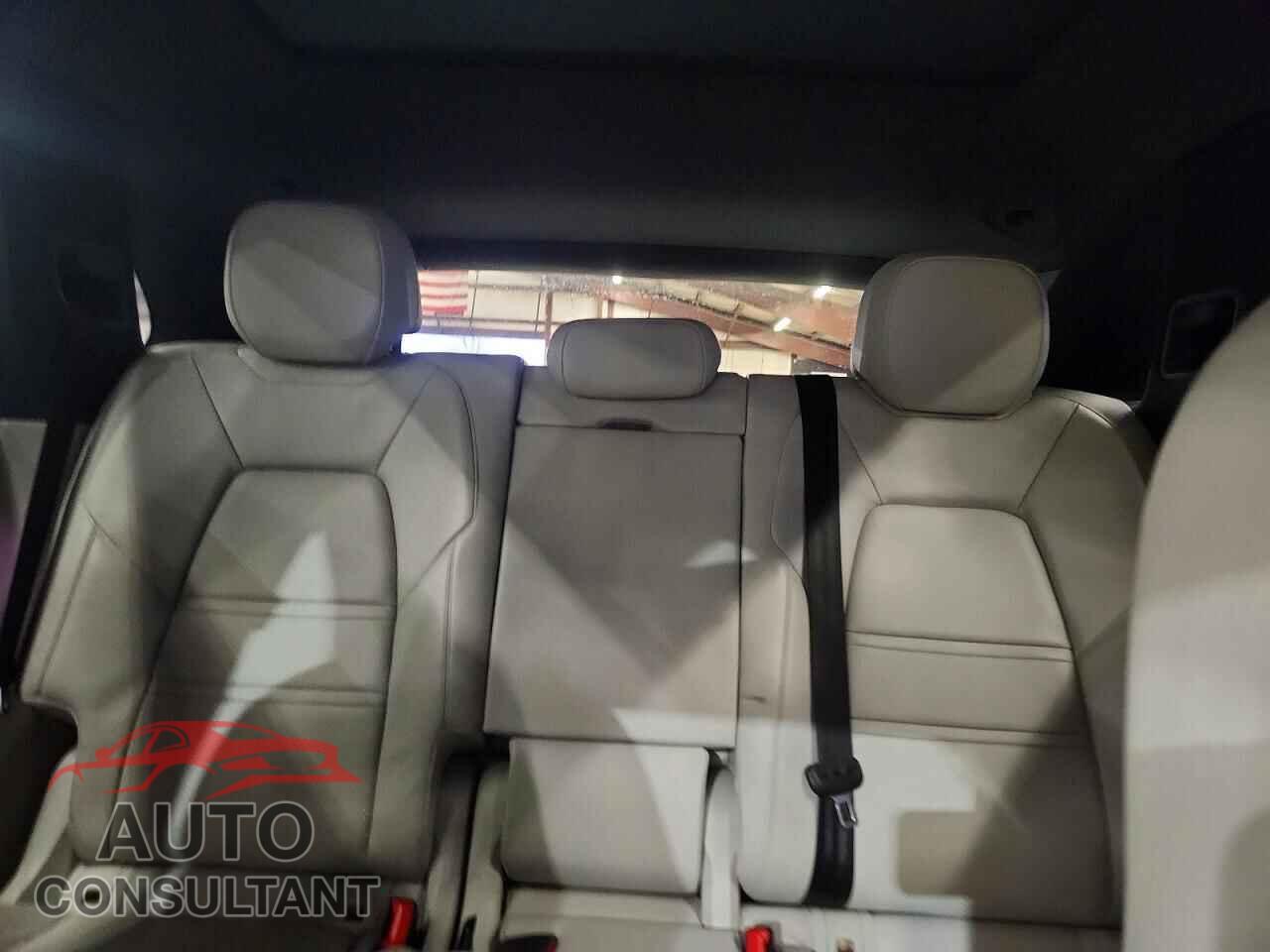 PORSCHE CAYENNE 2019 - WP1AA2AY6KDA10026