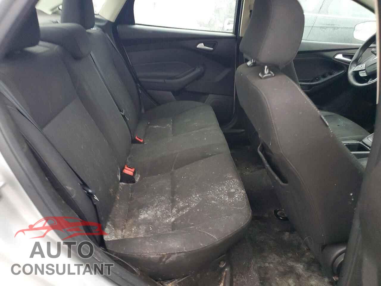 FORD FOCUS 2017 - 1FADP3F20HL237613