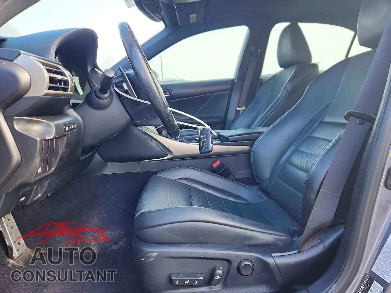 LEXUS IS 2014 - JTHCF1D20E5010209