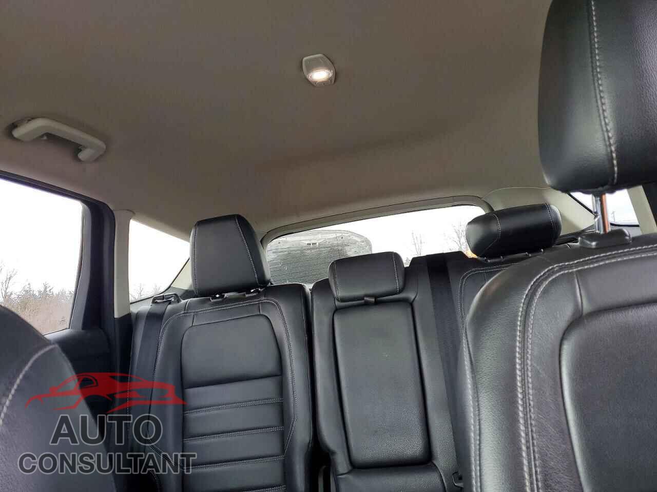 FORD ESCAPE 2017 - 1FMCU0JD3HUD17418