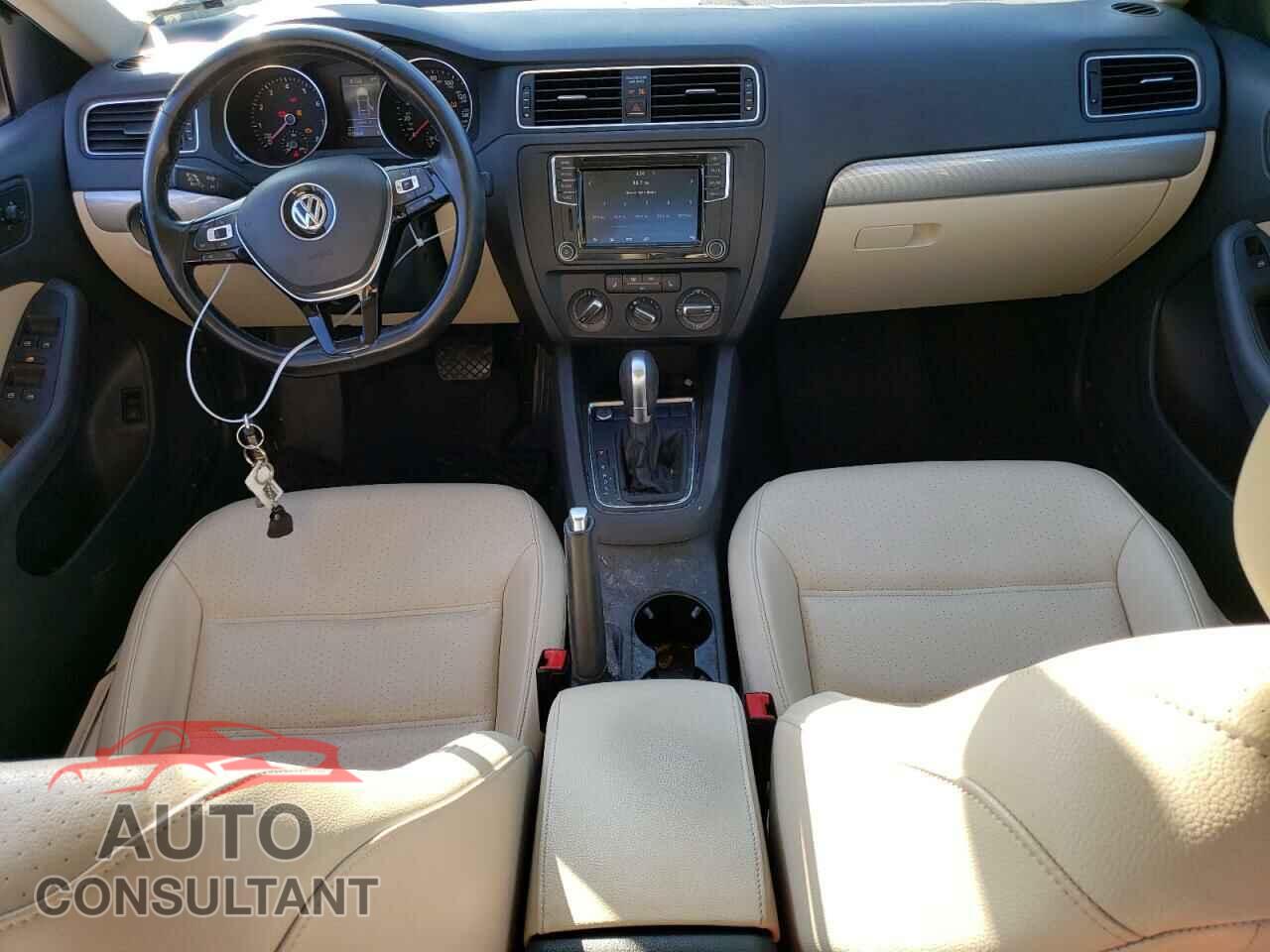 VOLKSWAGEN JETTA 2017 - 3VWDB7AJ3HM378573