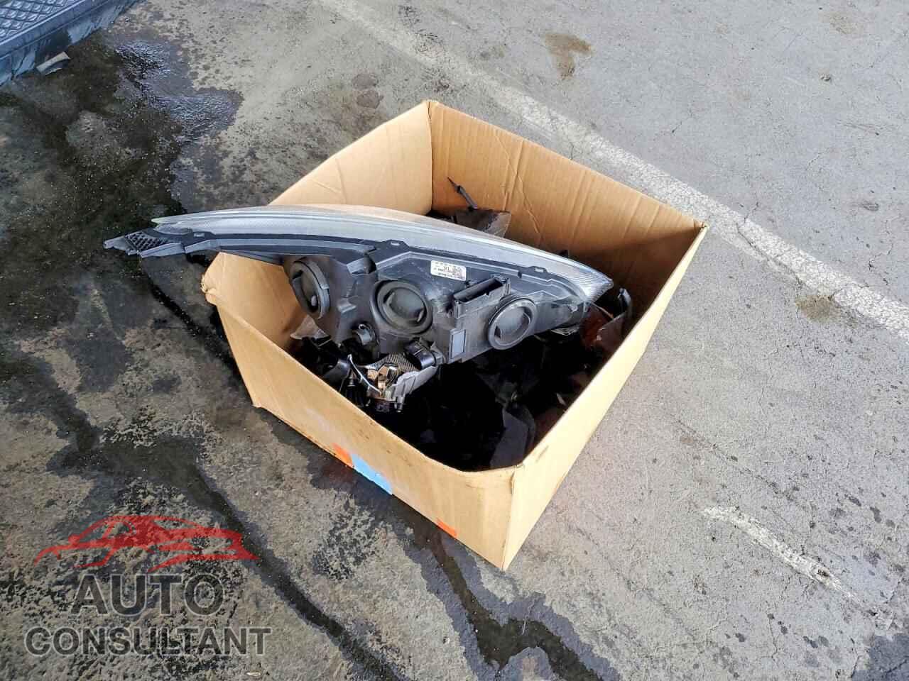FORD FOCUS 2017 - 1FADP3E23HL219883