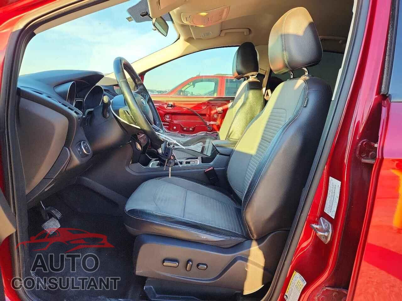 FORD ESCAPE 2017 - 1FMCU0G96HUE71673