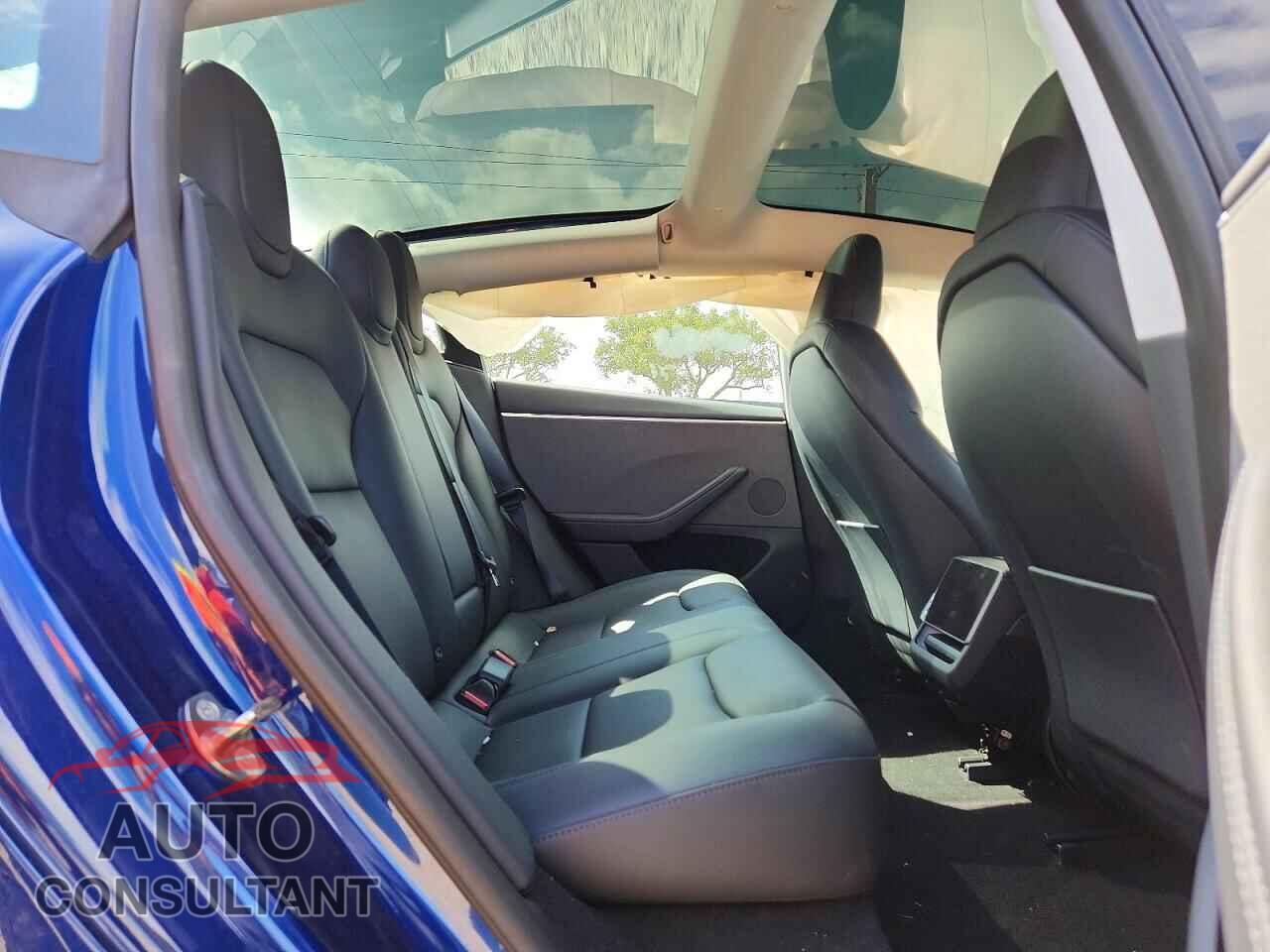 TESLA MODEL 3 2024 - 5YJ3E1EAXRF835477