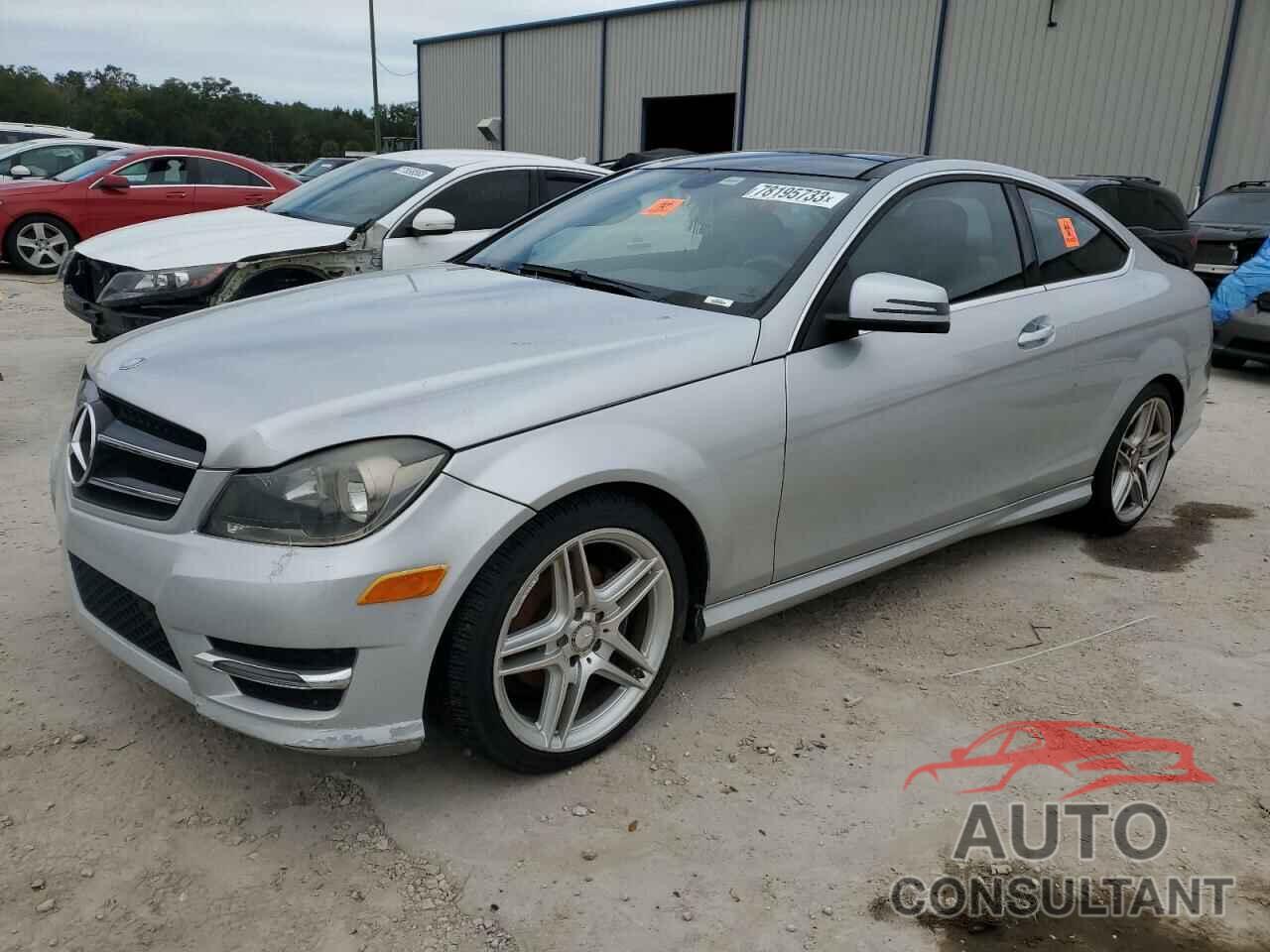 MERCEDES-BENZ C-CLASS 2015 - WDDGJ4HB3FG373029