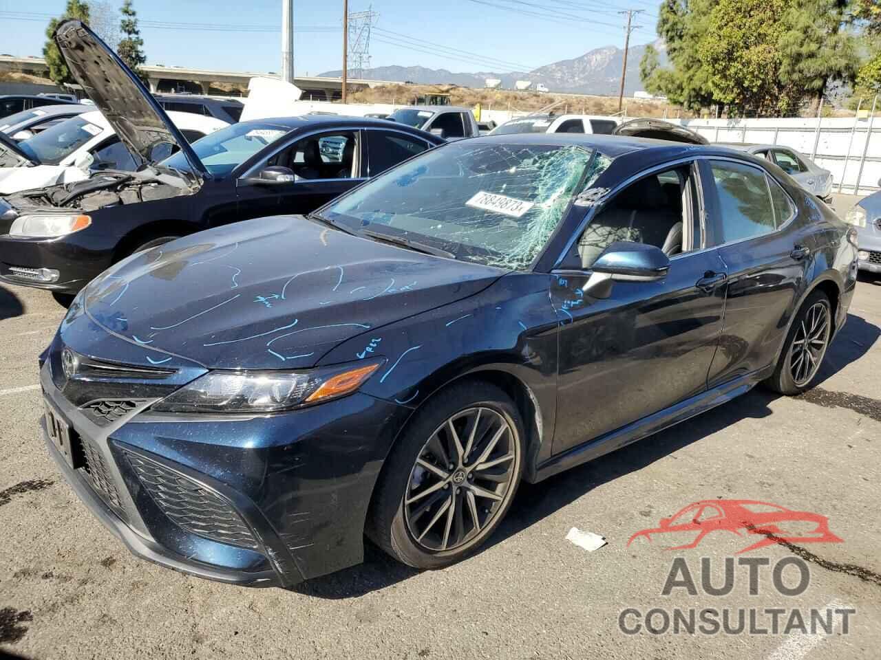 TOYOTA CAMRY 2021 - 4T1G11AK3MU404213