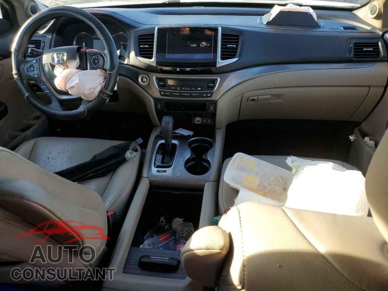 HONDA PILOT 2017 - 5FNYF6H59HB005019