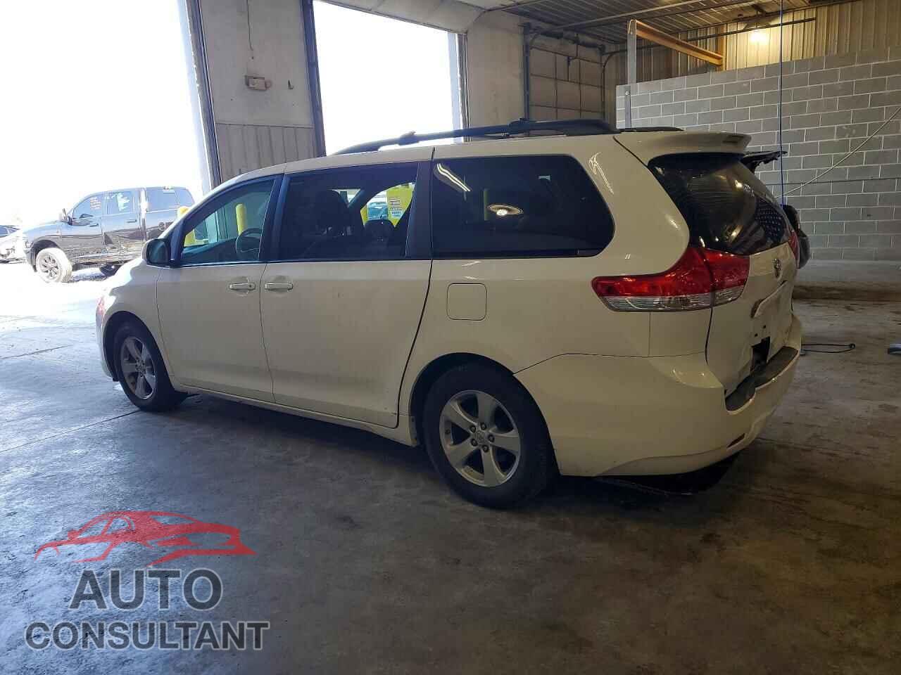 TOYOTA SIENNA 2011 - 5TDKK3DC9BS170933