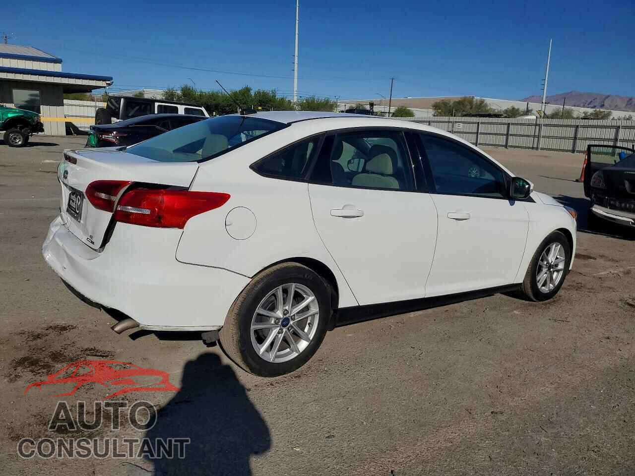 FORD FOCUS 2015 - 1FADP3F24FL341633