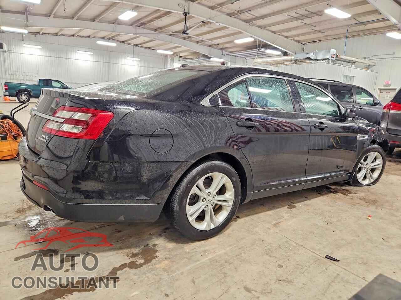 FORD TAURUS 2017 - 1FAHP2E85HG144385