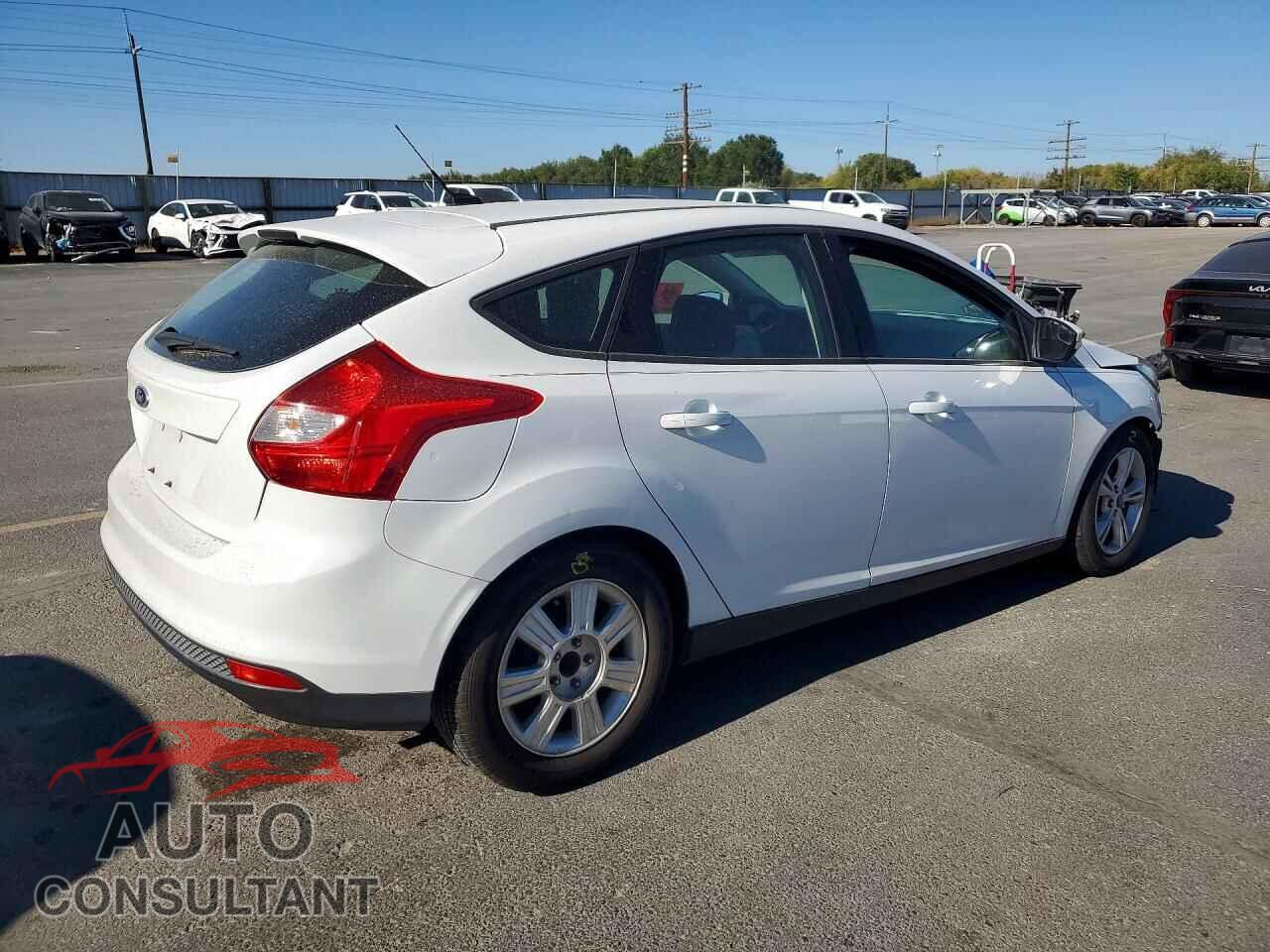 FORD FOCUS SE 2014 - 1FADP3K20EL334702