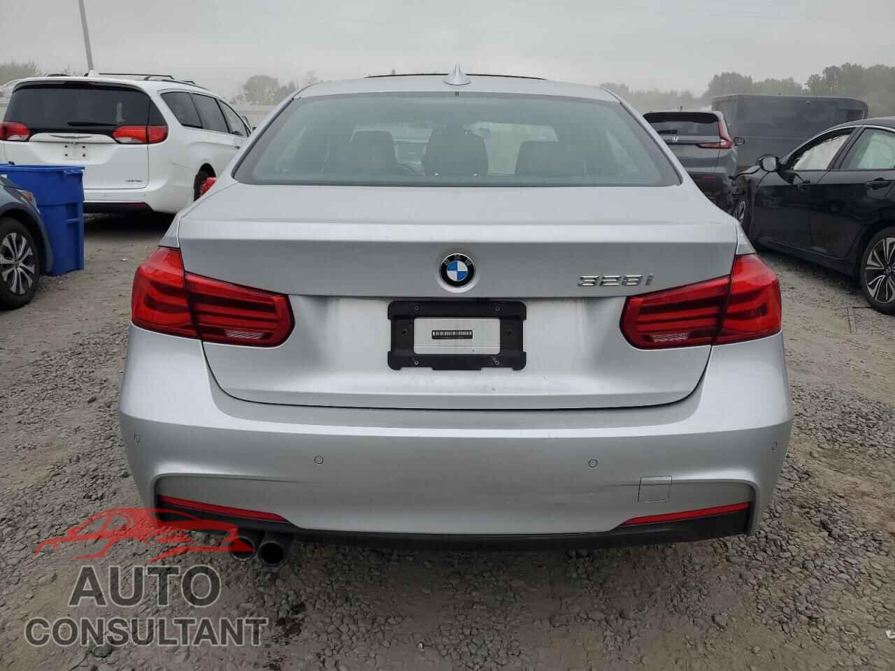 BMW 3 SERIES 2016 - WBA8E9G52GNU28298