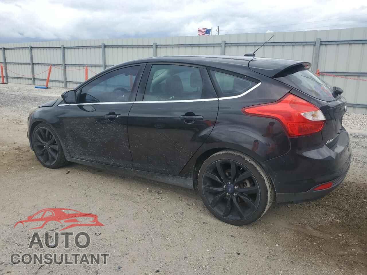 FORD FOCUS 2012 - 1FAHP3N22CL360597