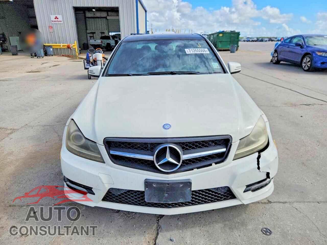 MERCEDES-BENZ C-CLASS 2012 - WDDGF8BB9CA724977